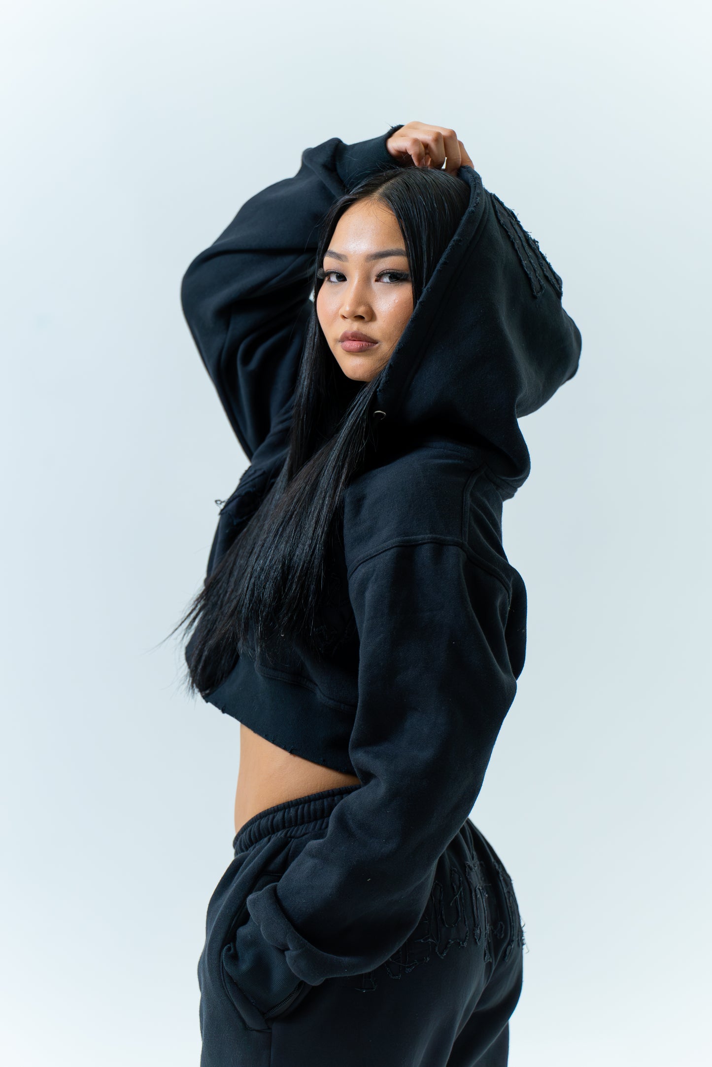 NDURÁ “Obsidian” Black Crop Set